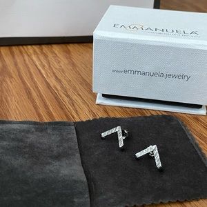 emmanuelajewerly.com. pair of cuffed earrings hand crafted in Greece